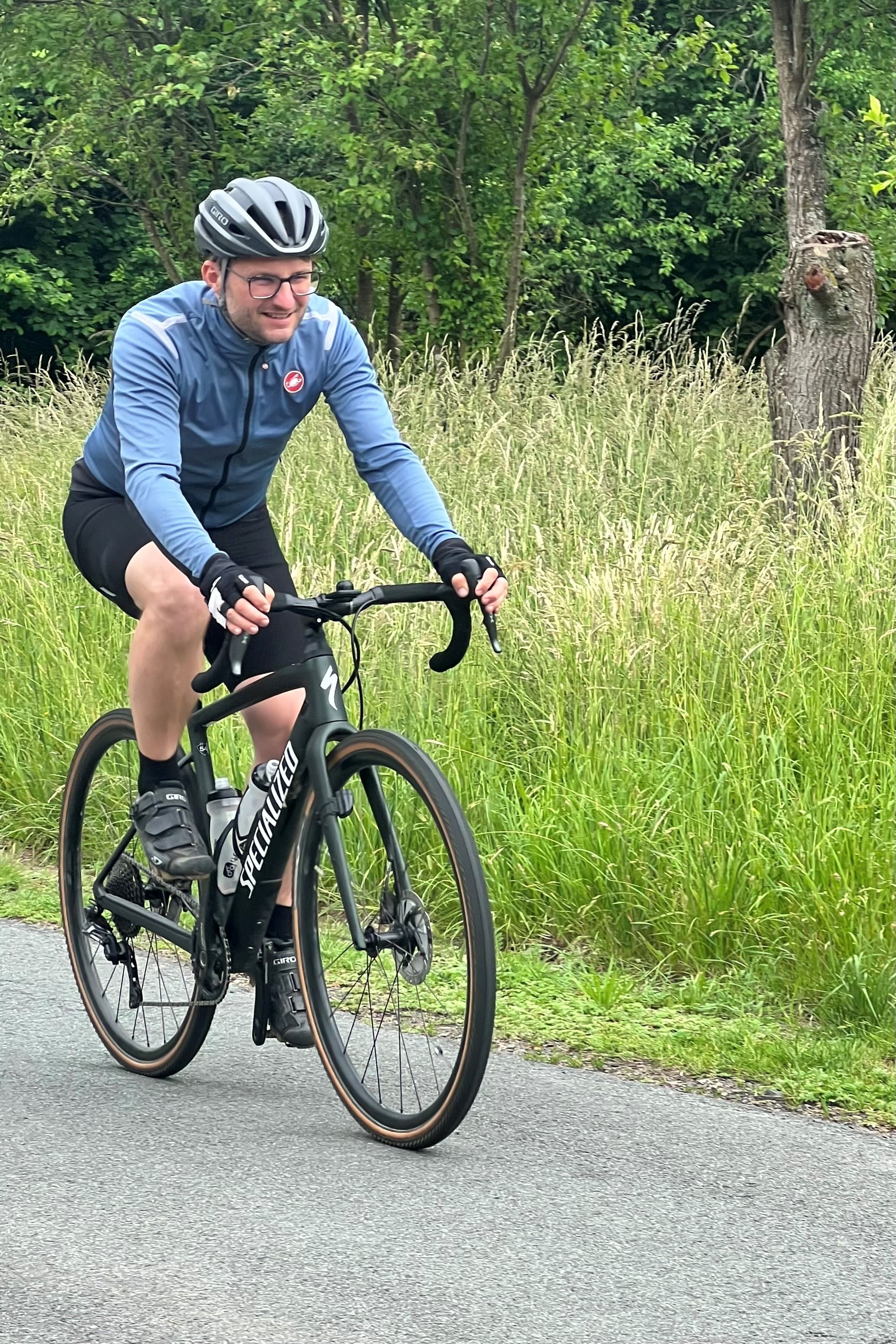 Oliver Kiesewetter ist Projektmanager bei Sievert und DienstFahrrad-Fan. Im Interview spricht er über die Liebe zum Rad und die Vorteile von Mitarbeiter Benefits